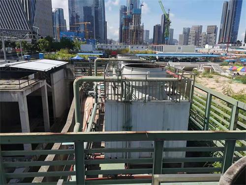 橫流式冷卻塔為何要防白霧？